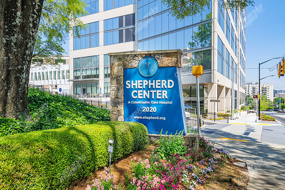 2060-peachtree-ext0290
