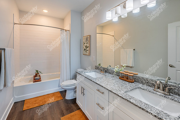 7030-parkway-int0604