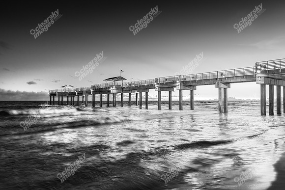 orange-beach-pier-139bw