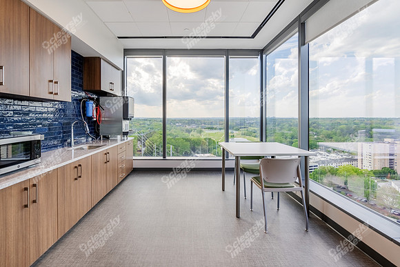 2060-peachtree-int1587