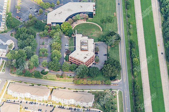 4824-parkway-air1218
