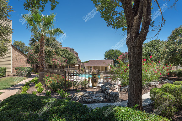 balcones-woods-apts-9700