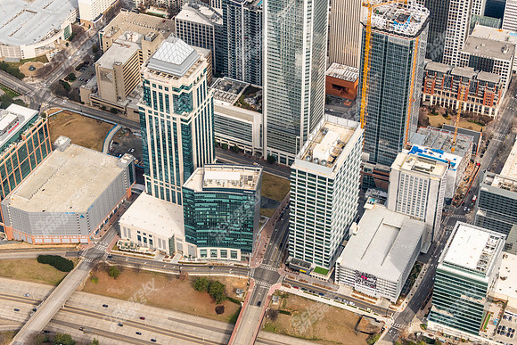 600-s-tryon-air-2413