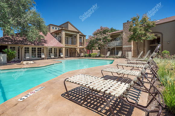 balcones-woods-apts-9559