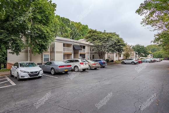 5518-w-market-ext0245