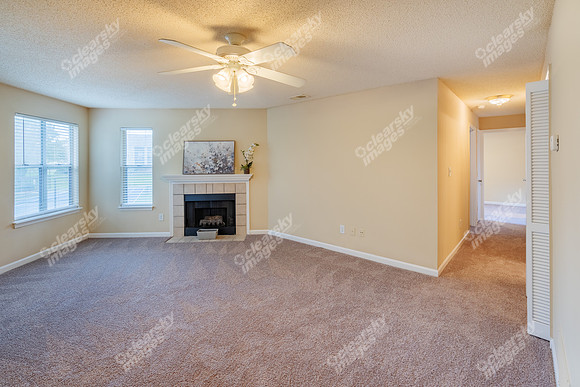 350-powell-int01504
