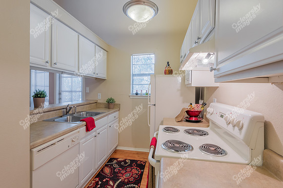 balcones-woods-apts-9800