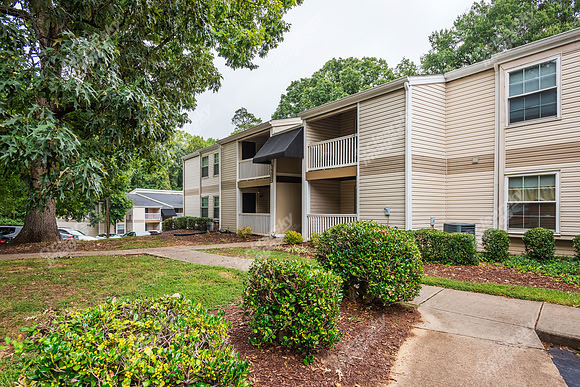 5518-w-market-ext0254