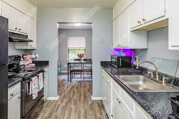 402-e-montcastle-int9850