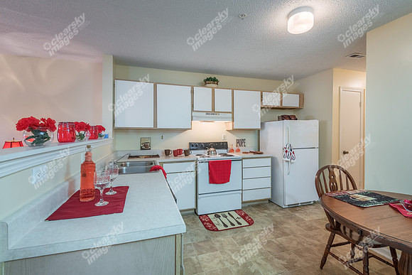 cypress-run-columbia-apts-int-6057