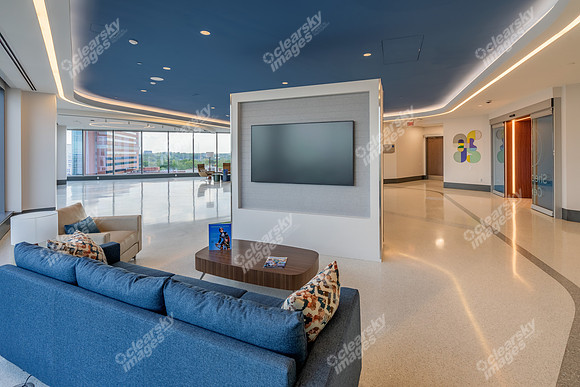 2060-peachtree-int1647
