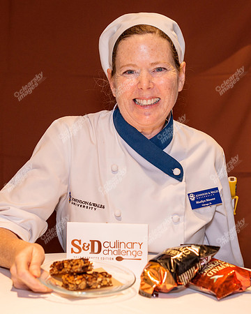 Marilyn-Maurer-With-Recipe